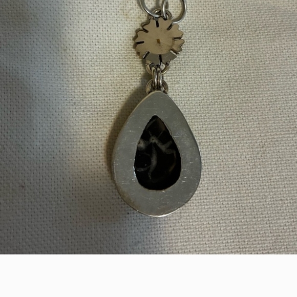 Chic Black and Silver Teardrop Necklace - Picture 2 of 3